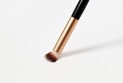 PuroBio Кисть для пудры, консилера, теней, бронзера 09