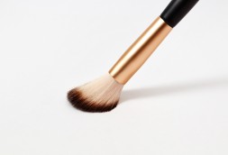 PuroBio Кисть для румян, бронзера и пудры 02