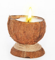 ЭКО-свеча ручной работы COCONUT в скорлупе кокоса с ванилью (TM Aromatte)